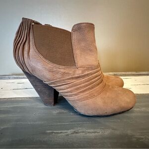 Vince Camuto Women’s Bronco Ankle Booties - Size 8
